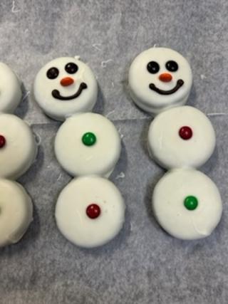 Chocolate covered Sandwich cookie Snowman